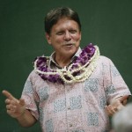 Big Island historian Boyd Bond speaks at the Lyman Museum April 22.  Credit: Gladys Suzuki. 